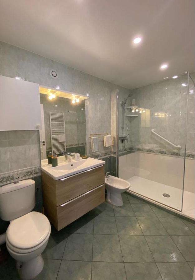 Tres Bel Appartement Entier Proche De La Mer 2 Chambres 1 Salon Vallauris Exterior foto